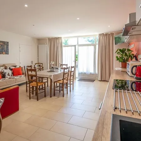 Les Noix 4 A 6 Personnes A Pres De Vulcania Apartment *