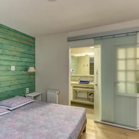 Les Noix 4 A 6 Personnes A Pres De Vulcania Апартаменты